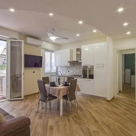 Amazing In With Kitchen Apartment